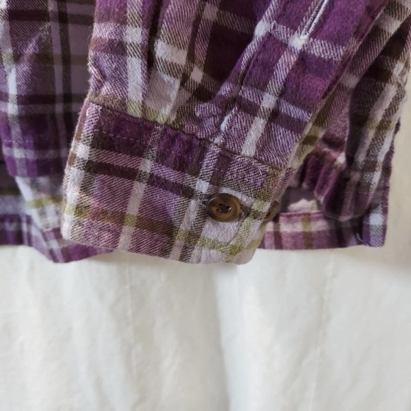 CABELA Purple Plaid Button-up, Long Sleeve, 100% Cotton, Size M - Picture 5 of 7